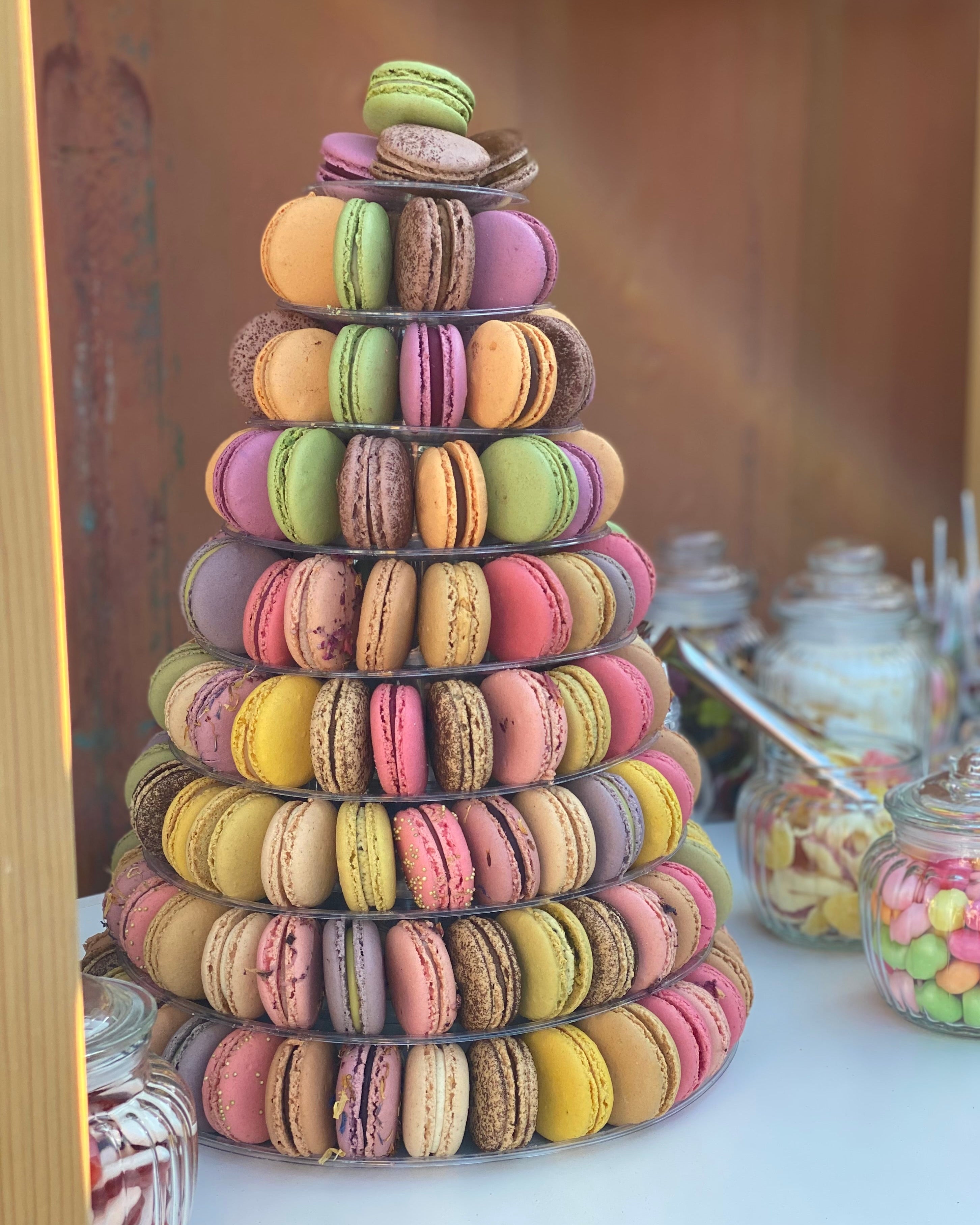 Leihetagere für Macarons und Canelés